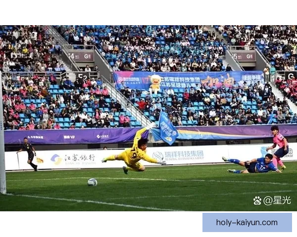 最新足球赛事回顾及精彩瞬间总结，表现亮眼，近期热度持续升温。