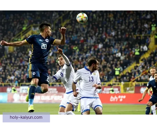 智利队边路突破表现稳健，状态逐渐回暖值得关注